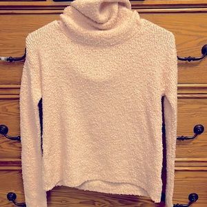 Small light pink crew neck sweater!
